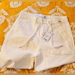 Judy Blue Denim Joggers in White. NWT Size 7/28